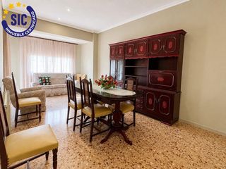 Pis a Nules. Piso con balcón y patio en pleno centro en venta en nules