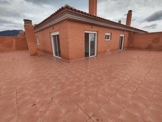 Àtic a Totana. Ático en venta de cuatro dormitorios, con terraza de 150 m2