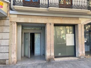 Locale commerciale  Pati del castell. Local en venta en valls