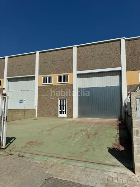 Foto 8fd7bc79-f890-4c30-88e1-0ffef4c366d4. Lloguer nau industrial a Constantí