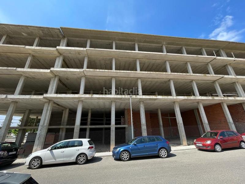 Foto d2320f97-9691-4a20-a6a3-f3795d3b336e. Terreno residencial solar con edificio en construccion mora debre en Móra d´Ebre