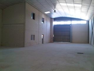 Miete Fabrikhalle in Migjorn. Nave industrial adosada con buen acceso camión