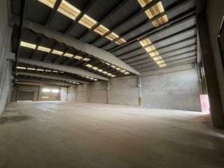 Miete Fabrikhalle in Torreforta. Nave industrial en alquiler  riu clar