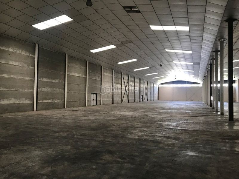 Foto 41cad224-0e20-441e-acc4-db99360352cd. Rent industrial building in Centre Reus