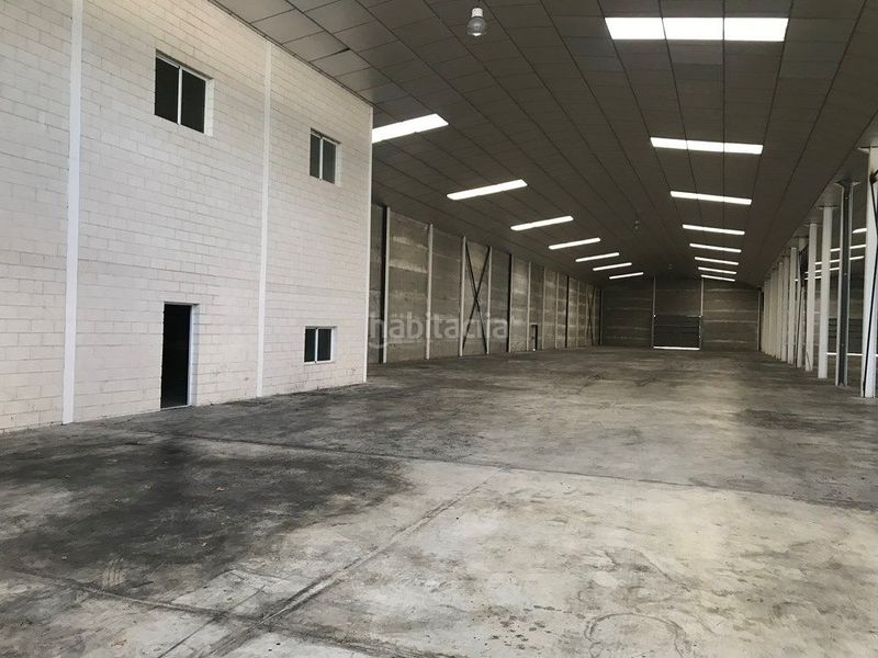 Foto 8f00c07a-a2bb-406e-8e29-8d49165a8693. Rent industrial building in Centre Reus