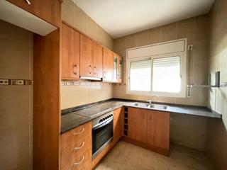 Etagenwohnung in Mra la Nova. Piso con patio  en mora la nova