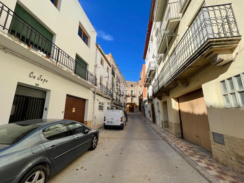 Foto f6b22a21-0eb7-4eac-8323-dc88e42bb835. Casa a Riba-roja d´Ebre