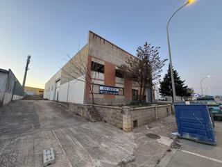 Nau industrial a Valls. Nave industrial en valls