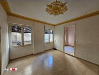 Etagenwohnung in Valls. Piso amplio en valls  a rehabilitar