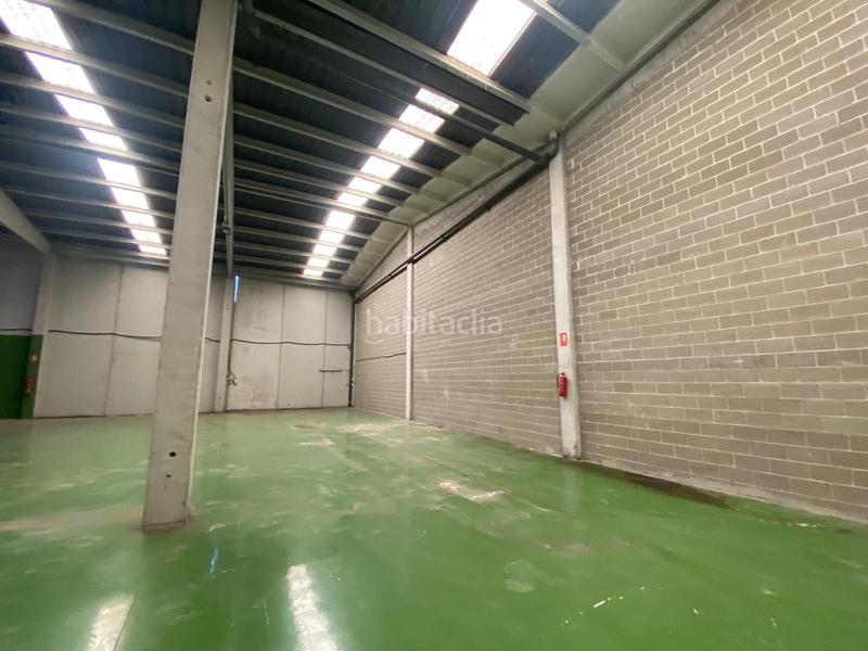 Foto dba72297-133f-40ab-b980-248ea438b0a8. Location bâtiment à usage industriel dans Torreforta Tarragona