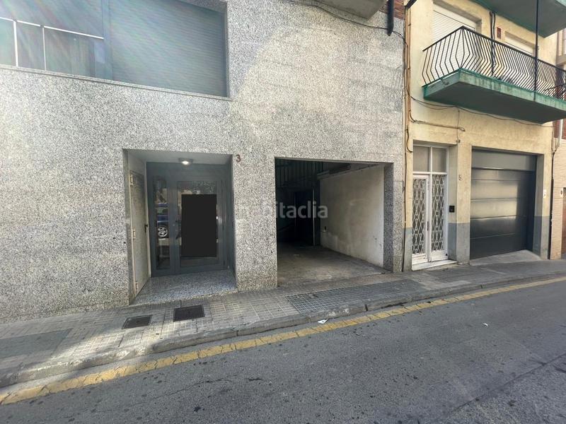 Foto 8bb6c3b3-4e6f-4e4c-afbb-d623b6dfa152. Aparcament cotxe a Constantí