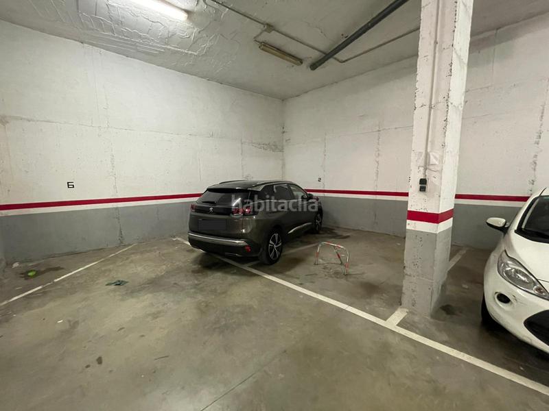 Foto a49315fd-3595-471a-8135-b3d243246fc7. Aparcament cotxe a Constantí