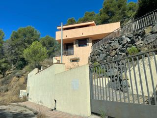 Chalet in Riudecanyes. En venta chalet en riudecanyes