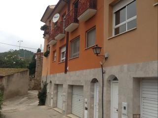 Casa adossada a Duesaigües. Cesion de remate casa adosada en dosaiguas ideal para familia