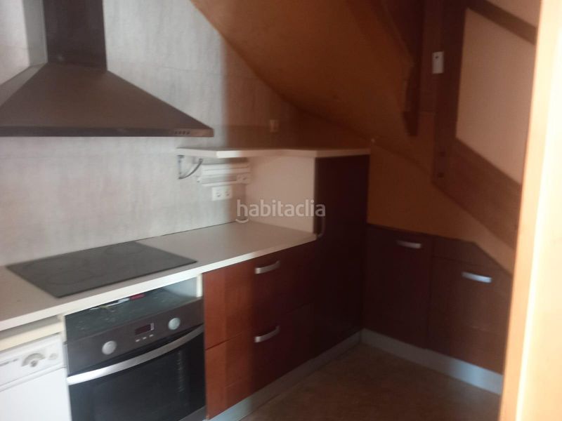Foto 84242baa-eb1c-48e4-b953-bc8a242e6342. Casa adossada amb aparcament a Olot