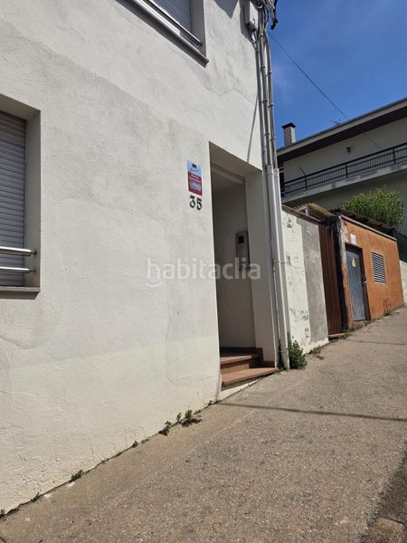 Foto 8703786c-d83f-4236-878c-cb9bde9c9a7c. Casa adossada amb aparcament a Olot