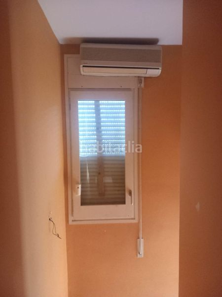 Foto 93e078e0-bbee-47d7-abca-cbfa7c860212. Casa adossada amb aparcament a Olot