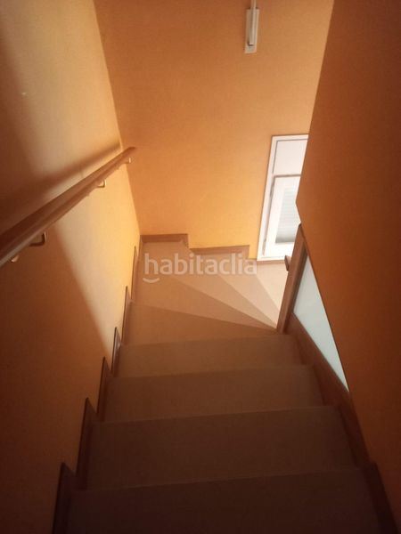 Foto c06fb05b-0410-455c-ab61-a7b79887731f. Casa adossada amb aparcament a Olot