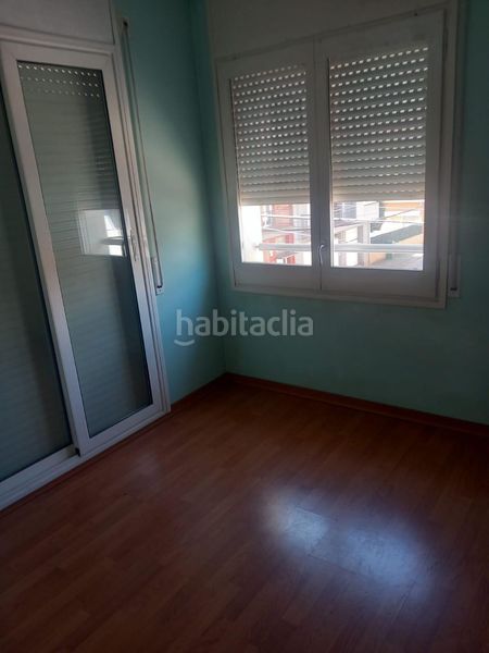 Foto d16fc914-b70a-49f1-9d8e-30617bfd06ff. Casa adossada amb aparcament a Olot