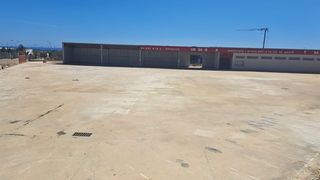 Lloguer Nau industrial a Aldea (L´). Nave con gran solar industrial de 9.500 m2 . triple acceso en va