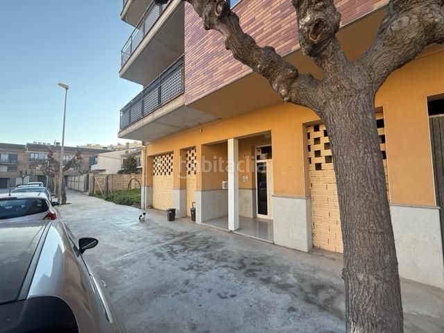 Foto 51a1586d-2ffa-4404-8230-f9881a8e4ae2. Local comercial a Tàrrega