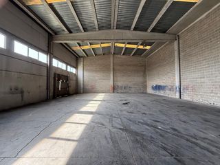 Alquiler Nave industrial en Constantí. Nave con 2 muelles