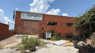 Bâtiment à usage industriel à Can Parellada. Gran nave industrial con rampa privada en terrassa  excelente op