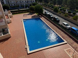 Appartement à Pino Alto. Piso con plaza de garaje y solárium privado en miami platja  mon
