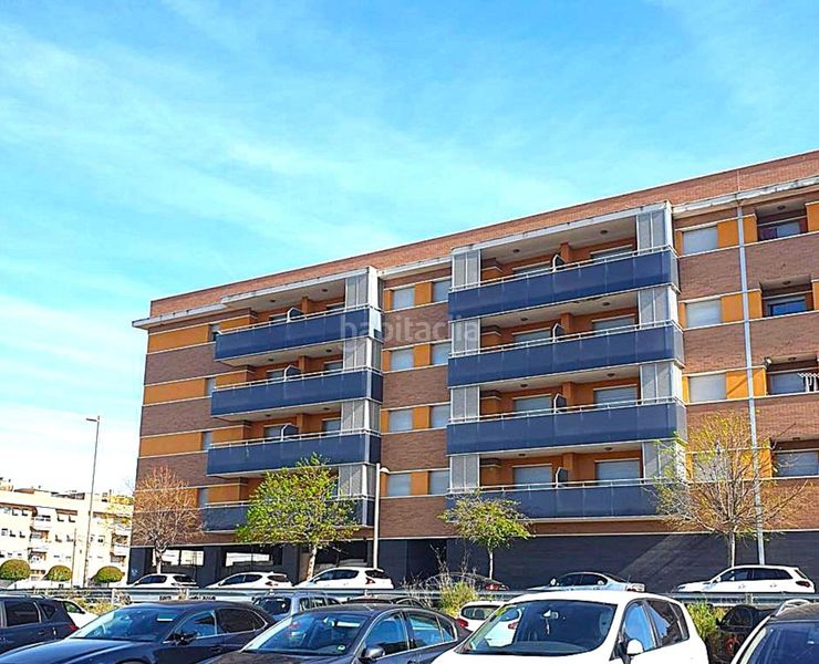 Foto bfc00b7b-fff8-463c-a603-fc3242394c29. Edifici a Centre Torredembarra