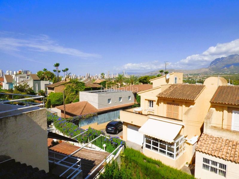 Foto 0ff8355b-1ecb-4a6e-91a9-99968e7d1a23. Casa adossada amb aparcament a Playa Levante Benidorm