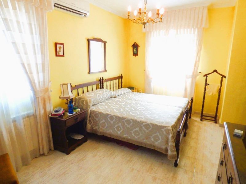 Foto 26dc9c9f-0d47-4343-9a62-e6f21533fcdf. Casa adossada amb aparcament a Playa Levante Benidorm