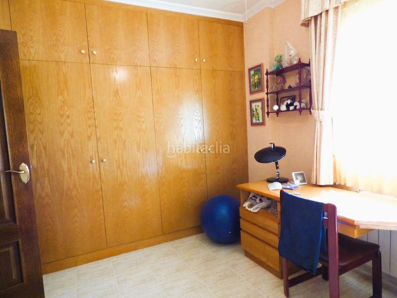 Foto 2c6c46a9-4888-46b6-a8cf-382a22593a51. Casa adossada amb aparcament a Playa Levante Benidorm