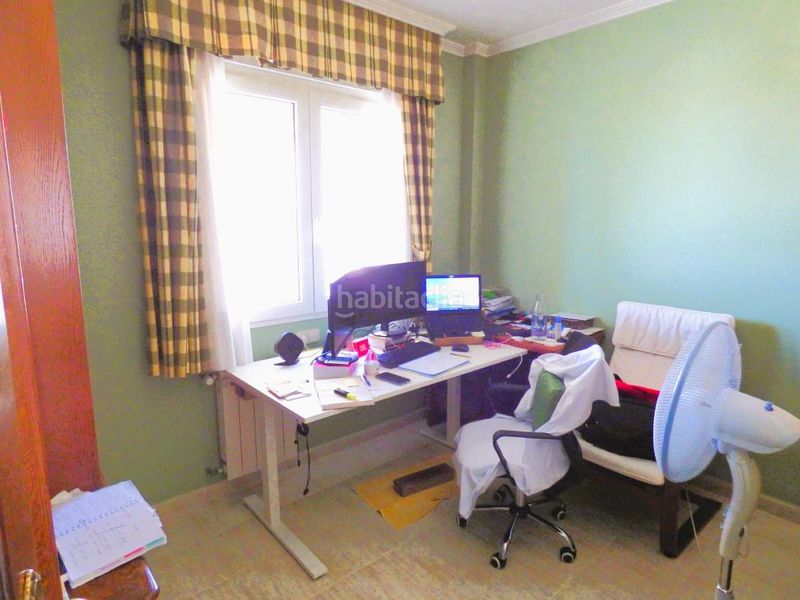 Foto 7d551aca-4c32-4d98-8896-0da71beb7f8d. Casa adossada amb aparcament a Playa Levante Benidorm