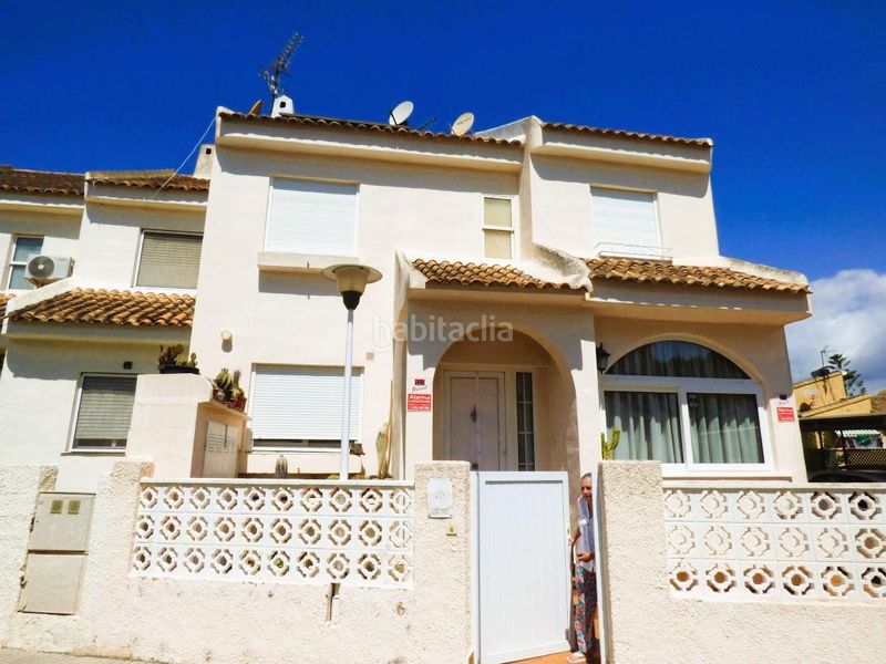 Foto e3a88af9-e82a-4907-b4ad-2a05f96405b4. Casa adossada amb aparcament a Playa Levante Benidorm