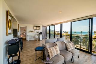 Penthouse  Carrer de lleida. Ático de lujo con vistas al mar.