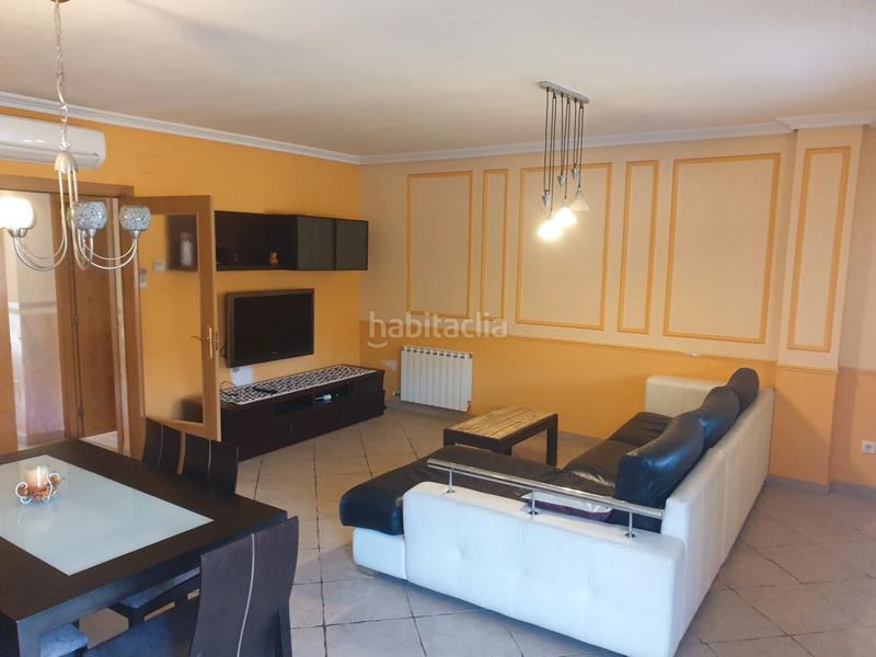 Foto 733514fa-009d-4fd2-abc2-c61e49b4be2d. Casa adossada a carrer moscú 79 a Els Ametllers Cambrils
