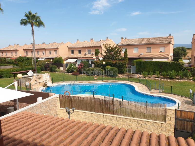 Foto 9f813110-5447-4217-b189-034ffe3d87ee. Casa adossada a carrer moscú 79 a Els Ametllers Cambrils