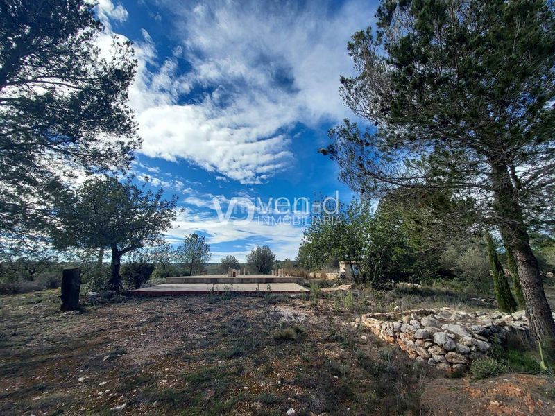 Foto ef8c7e02-6ce3-4017-bead-27a260eaab6c. Finca rústica a poligono 21 207 a Enguera