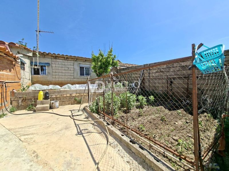 Foto d344d6de-f410-4af1-bab1-d97caf54eb28. Masia a poligono 7 107 a Enguera