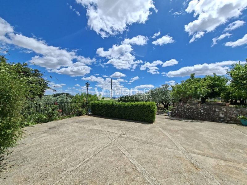 Foto 0cbce1de-149c-4b32-86b6-ffe12260e4fe. Casa a poligono 7 64 a Enguera