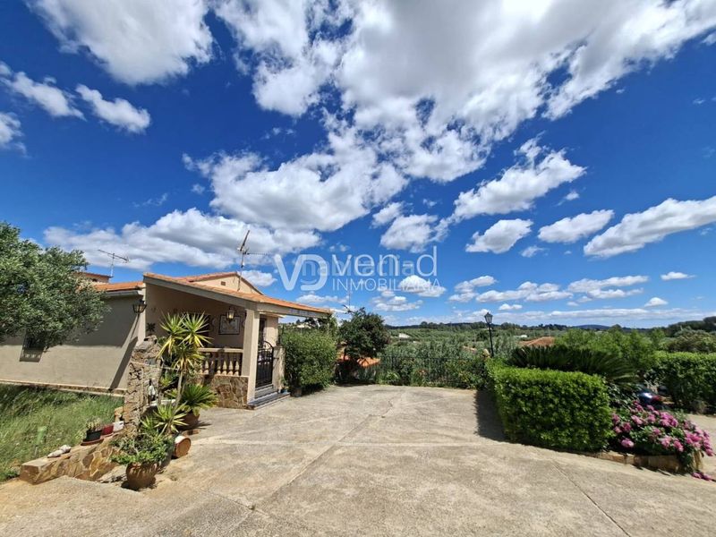 Foto 56e4d786-3d0f-46f2-b6d9-059f828a2c9b. Casa a poligono 7 64 a Enguera
