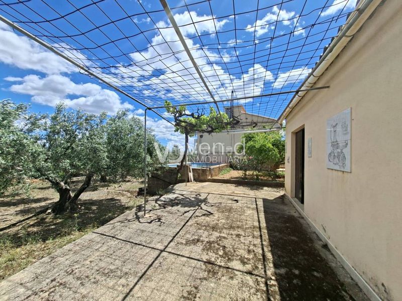 Foto 86b305ee-a9a8-4ff3-bf8c-38f084708ef4. Casa a poligono 7 64 a Enguera