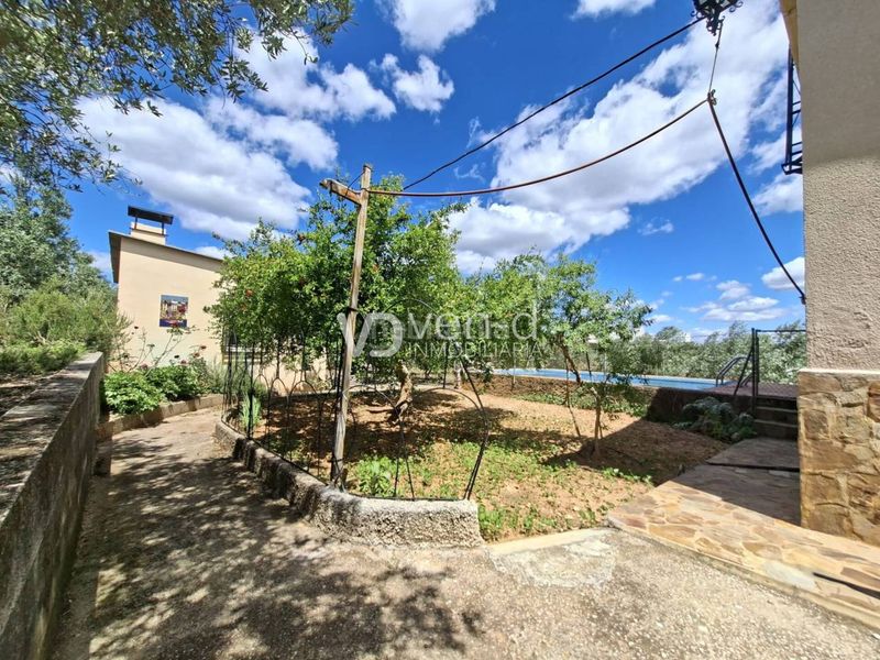 Foto ee1c28e9-e0fe-4d7c-8c69-80ccd2201d42. Casa a poligono 7 64 a Enguera