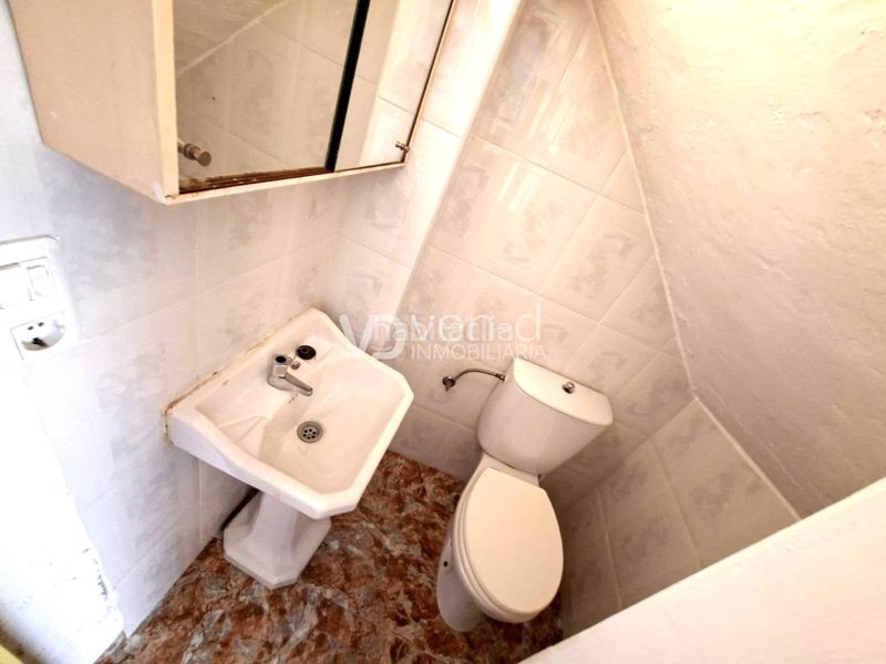 Foto 1aeccaac-c183-4542-b9f8-aaaf482404a2. Casa a calle moncada 5 a Enguera