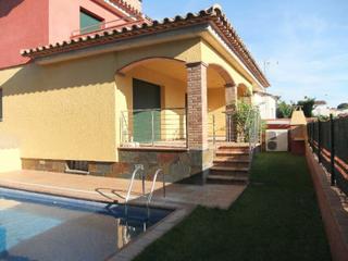 Casa a Riells. Gran casa a 500m de la playa riells en lescala