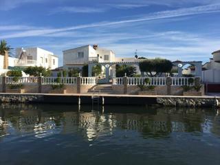 Casa a Tordera - Fluvià - Llobregat. Imponente villa con 1200 m2 de parcela y 30 m de amarre