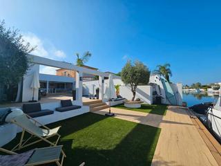 Casa a Segre - Ebre - Ter. Casa de planta baja moderna en empuriabrava con amarre de 12,5 m