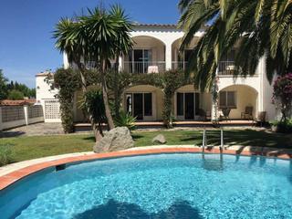 Casa a Muga - Gran Reserva - Badia. Edificio en venta en empuriabrava