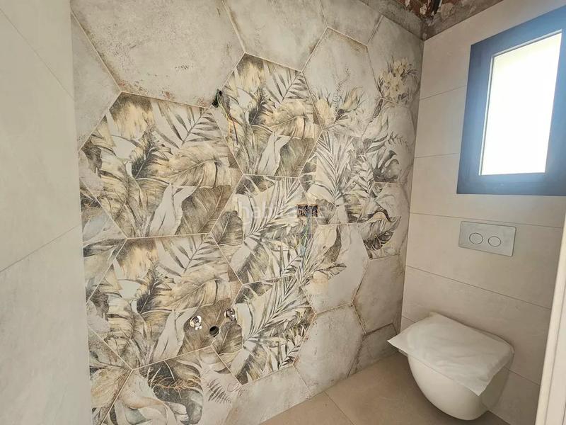 Foto 4b10cf33-f462-4ff4-a682-2146c96f31c5. Casa  en venta con amarre en Cap Ras - Creus - Falconera Empuriabrava