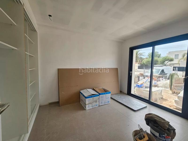 Foto d1d5e1d4-6f55-4b72-b017-3c9e661f0e79. Casa  en venta con amarre en Cap Ras - Creus - Falconera Empuriabrava